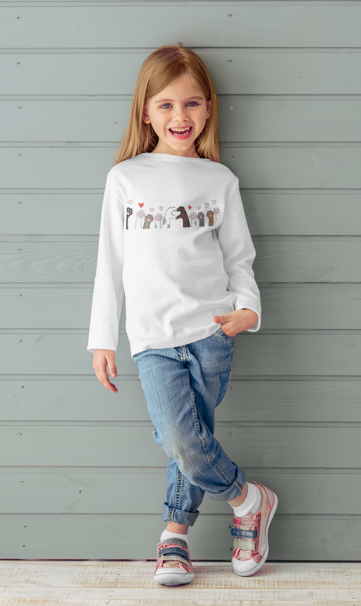 Toddler Tee — Cute Otter Family Long Sleeve Shirt (Hearts)